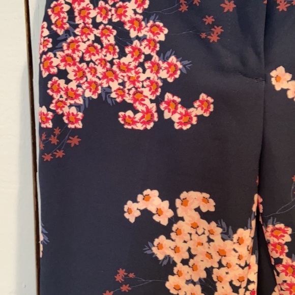 Cynthia Rowley Flowered Pants. - Picture 2 of 3